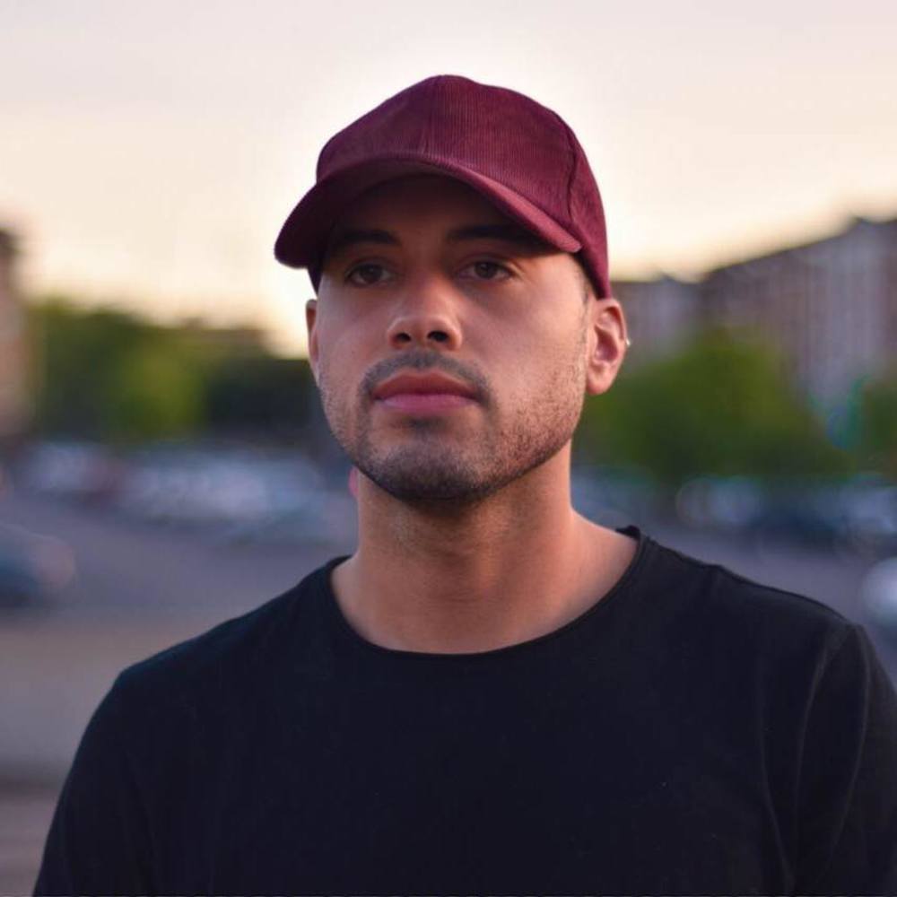 Meet your Posher, Cameron